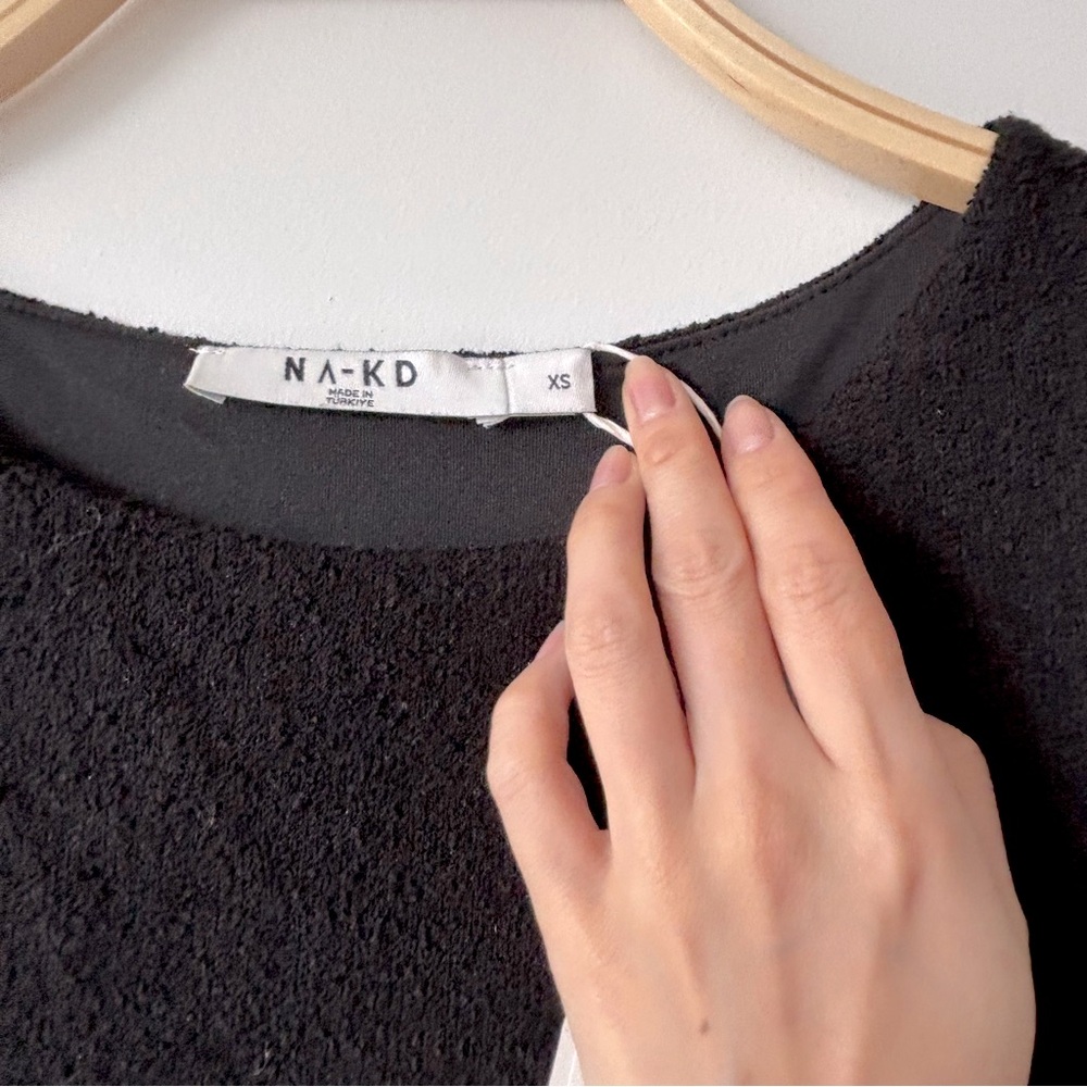 NA-KD Structured Volume Dress - Picture 10 of 11